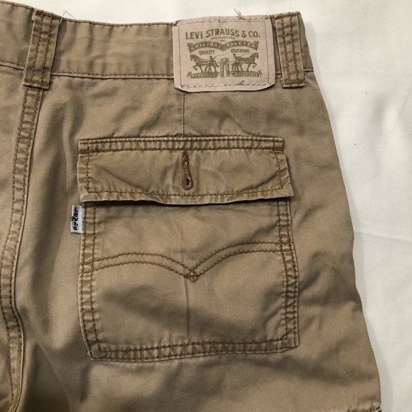Boys Levis Khaki Cargo Shorts - Picture 5 of 13